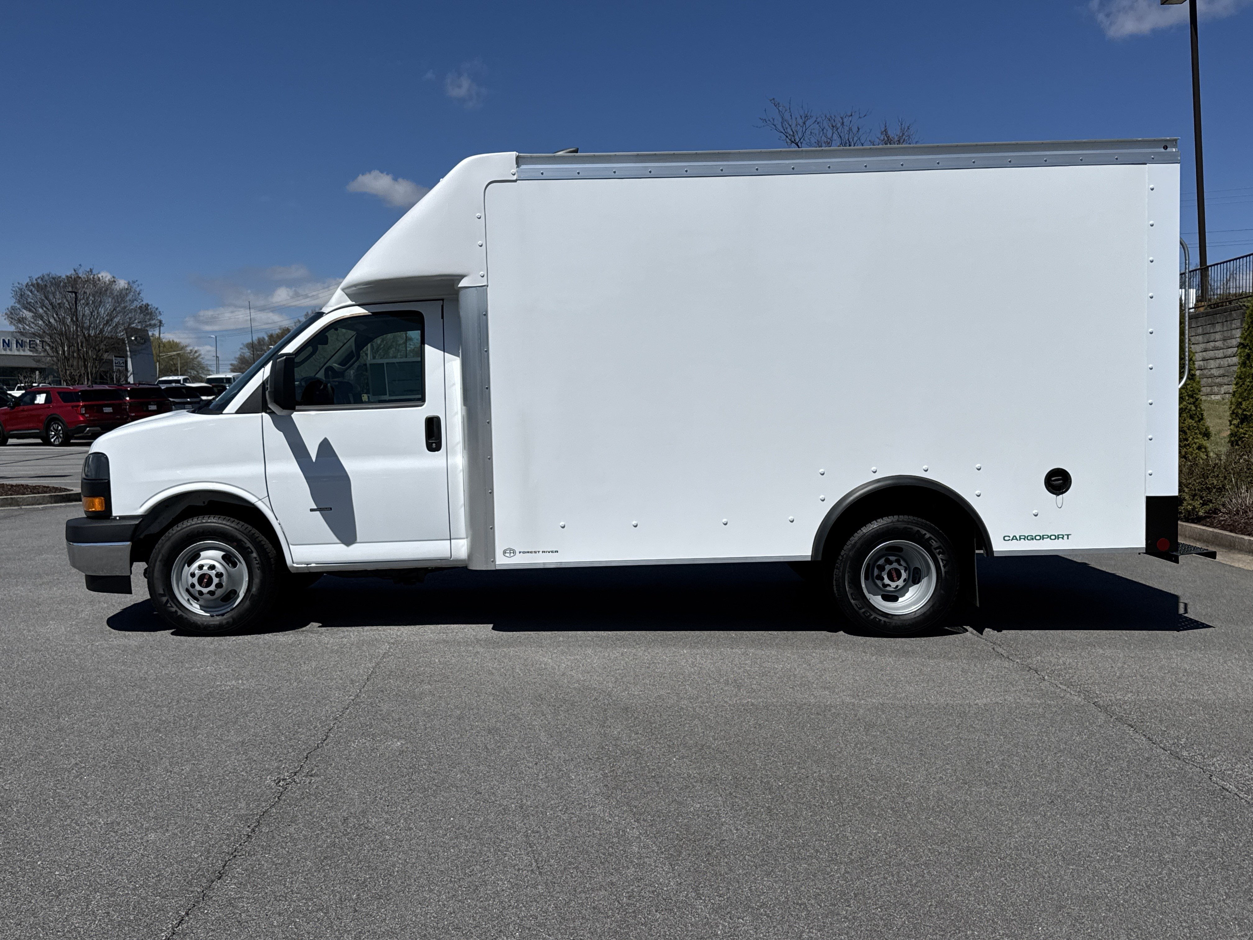 New 2026 GMC Savana 3500 w/ Power Convenience Package RWD image 7