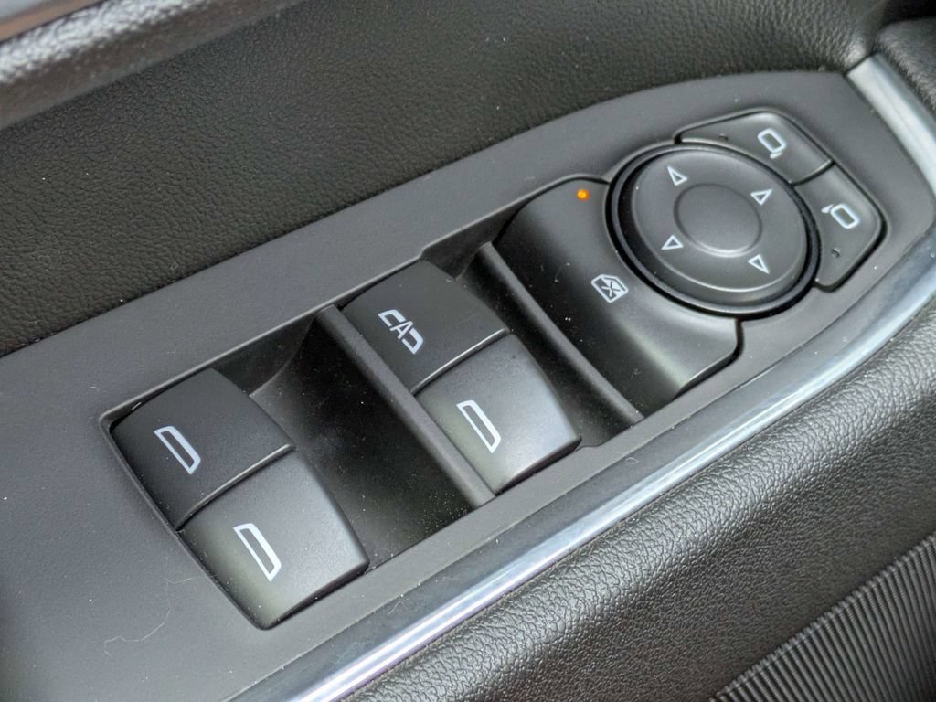 Used 2025 Chevrolet Silverado 1500 LT AWD/4WD image 25