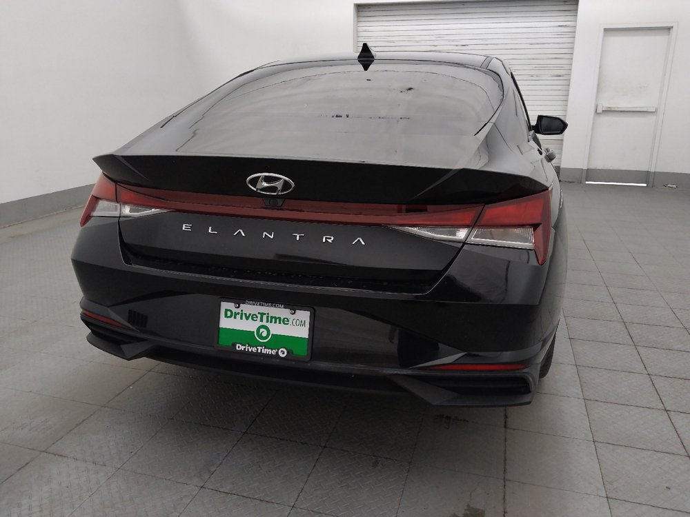 Used 2022 Hyundai Elantra SEL w/ Convenience Package FWD image 7