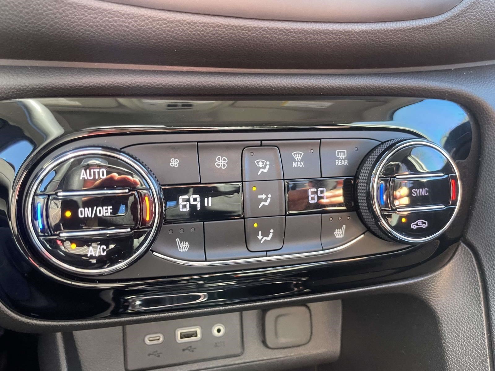 Used 2023 Buick Encore GX Essence w/ Experience Buick Package FWD image 27