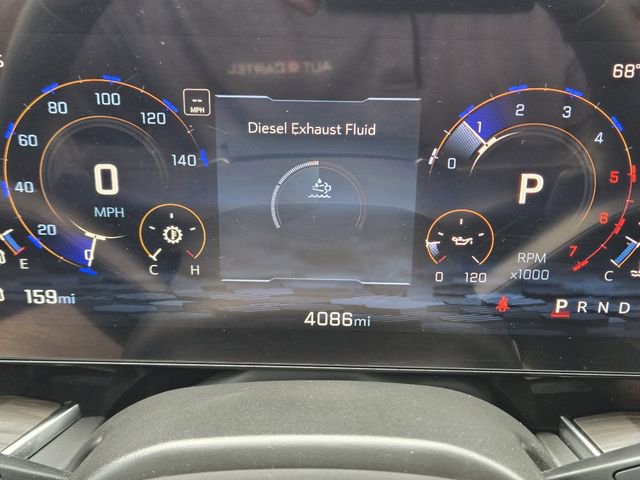 Used 2025 Chevrolet Suburban Premier image 15