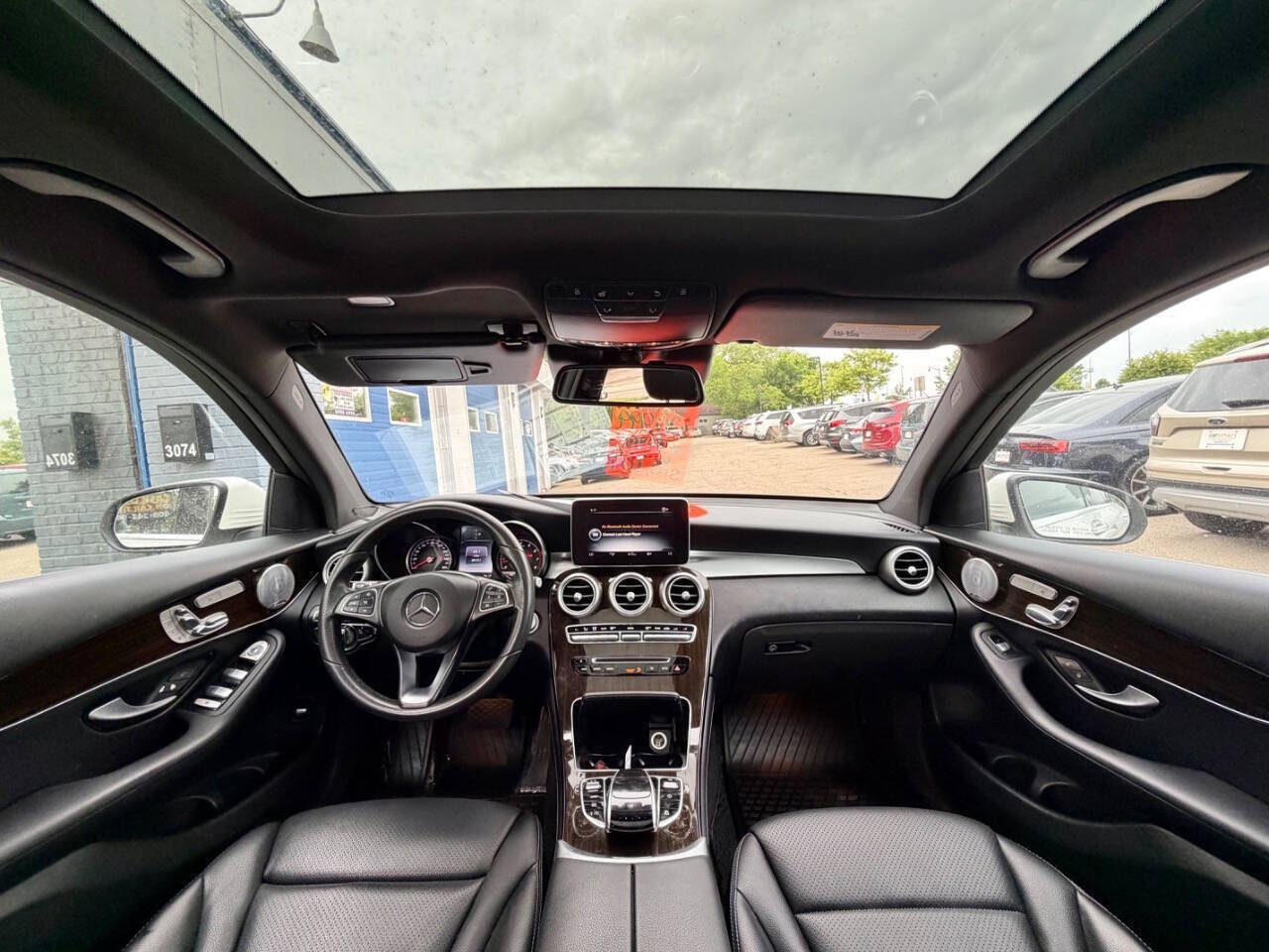 Used 2017 Mercedes-Benz GLC 300 4MATIC image 21