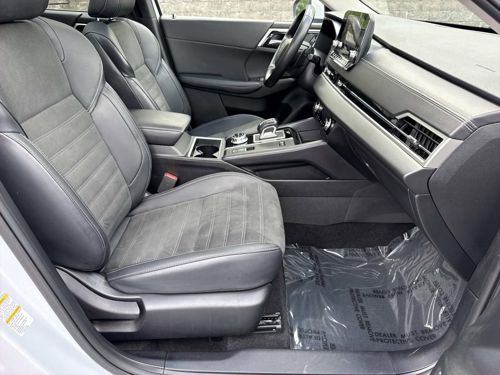 Used 2024 Mitsubishi Outlander Ralliart AWD/4WD image 25