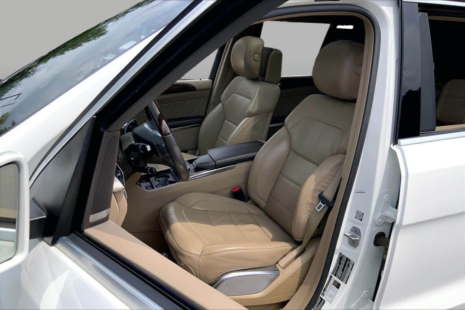 Used 2014 Mercedes-Benz GL 550 4MATIC image 8