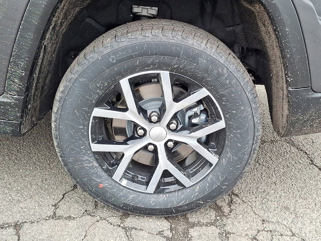 New 2025 Jeep Grand Cherokee L Limited image 8