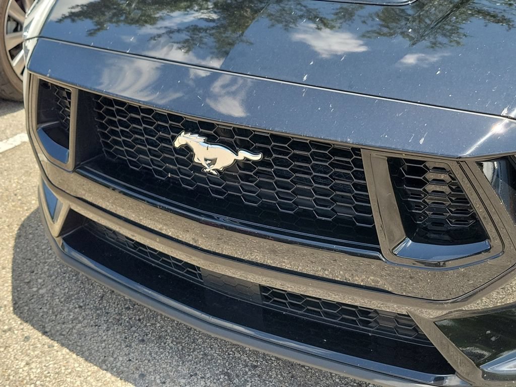 Used 2025 Ford Mustang GT Premium RWD image 3