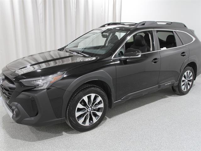 Used 2023 Subaru Outback Limited image 3