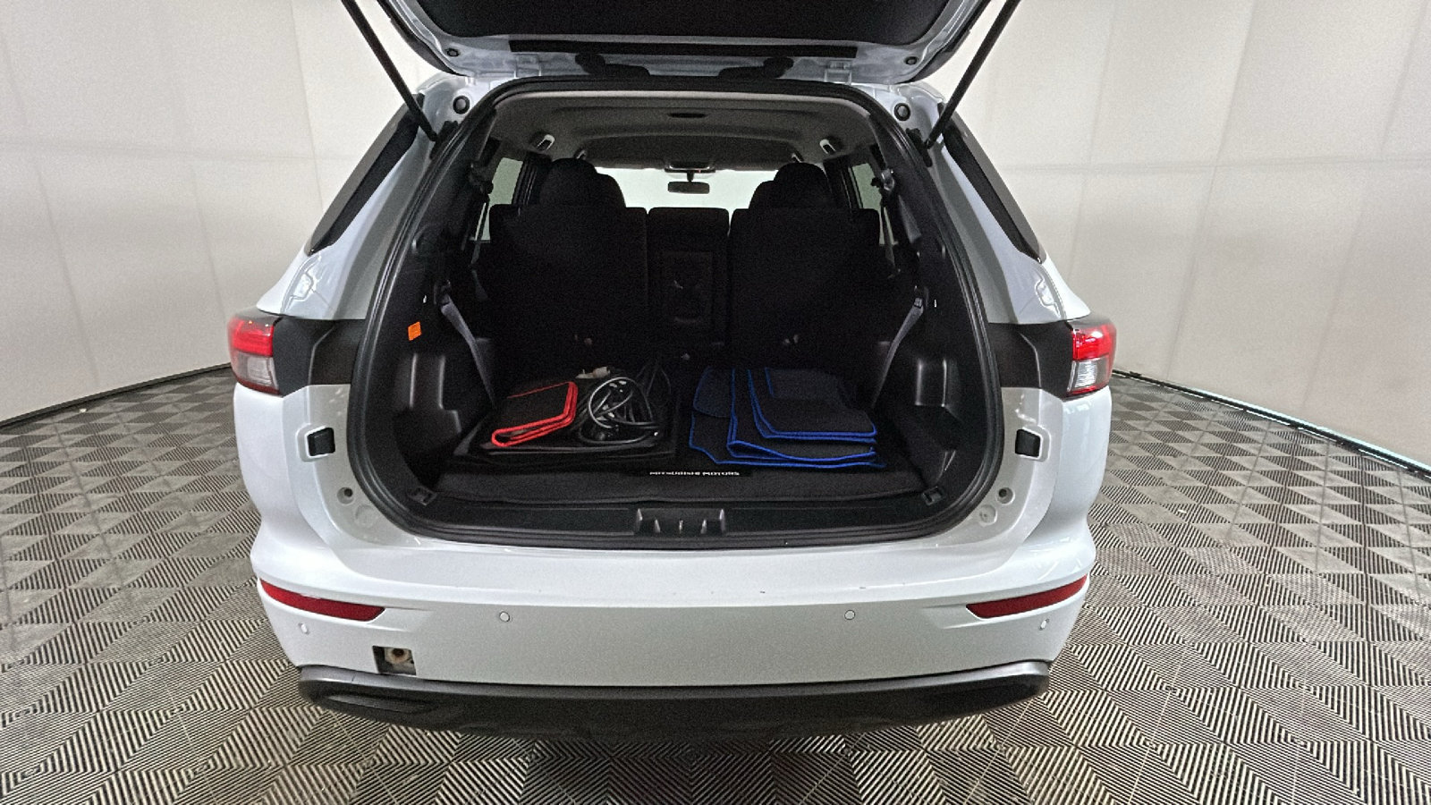 Used 2023 Mitsubishi Outlander ES AWD/4WD image 31