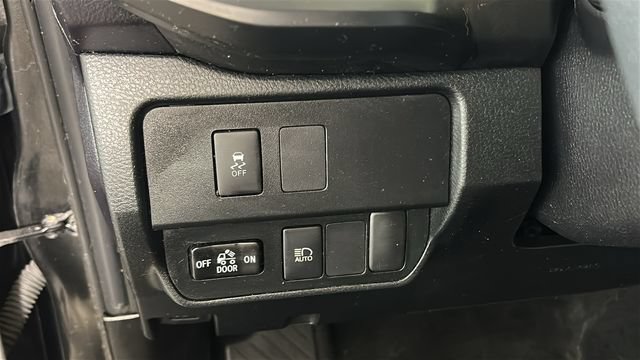 Used 2021 Toyota Tacoma SR AWD/4WD image 19