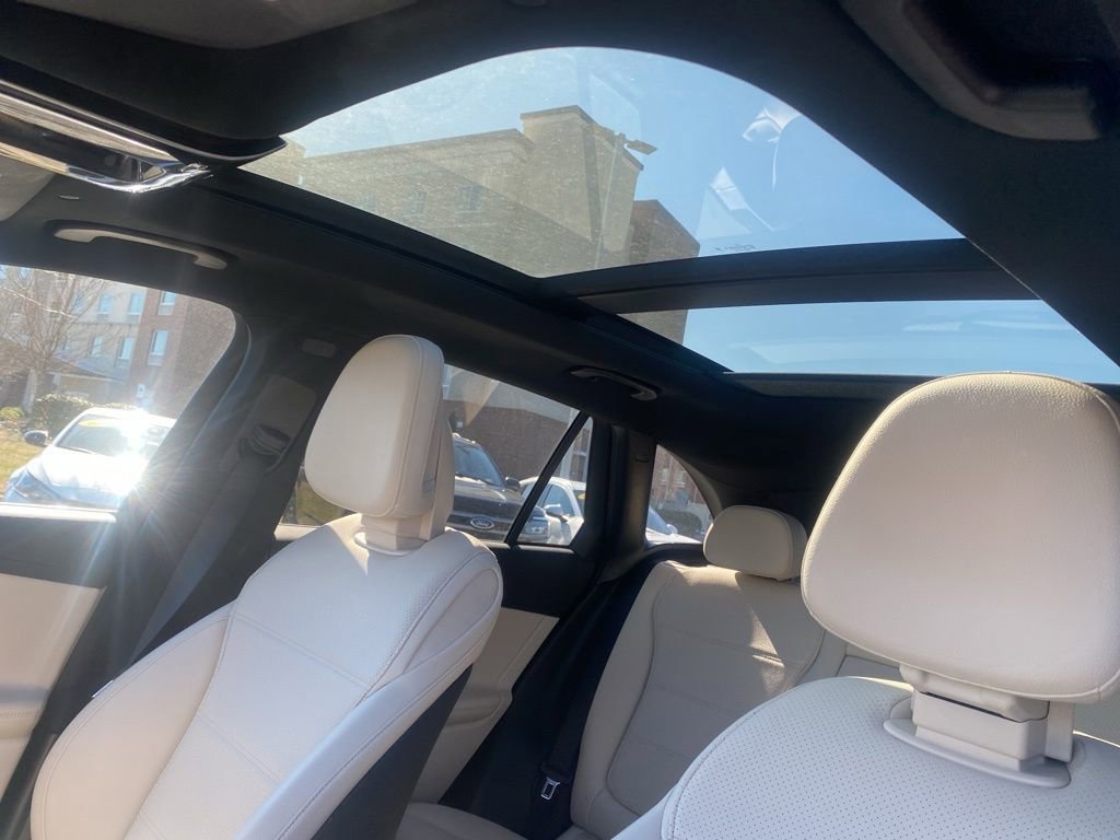 Used 2024 Mercedes-Benz GLC 300 4MATIC image 16