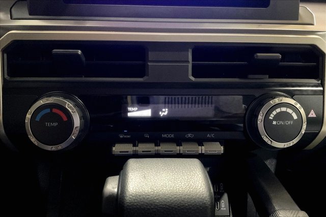 Certified 2024 Toyota Tacoma SR5 AWD/4WD image 32