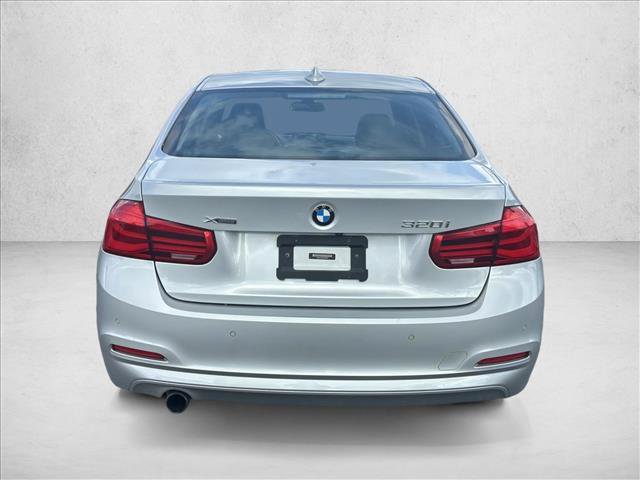 Used 2016 BMW 320i xDrive Sedan AWD/4WD image 6