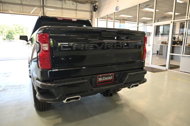 New 2026 Chevrolet Silverado 1500 Custom Trail Boss w/ LPO, Dark Essentials Package AWD/4WD image 6