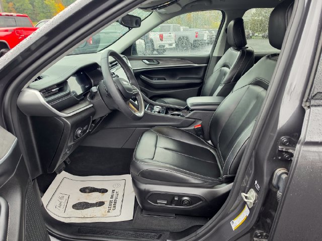 Used 2023 Jeep Grand Cherokee Limited AWD/4WD image 15