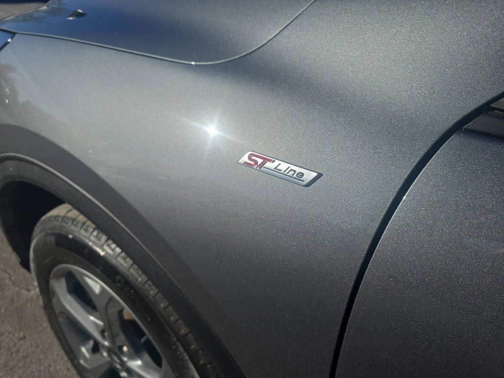 Used 2025 Ford Escape ST-Line w/ Tech Pack #1 image 9