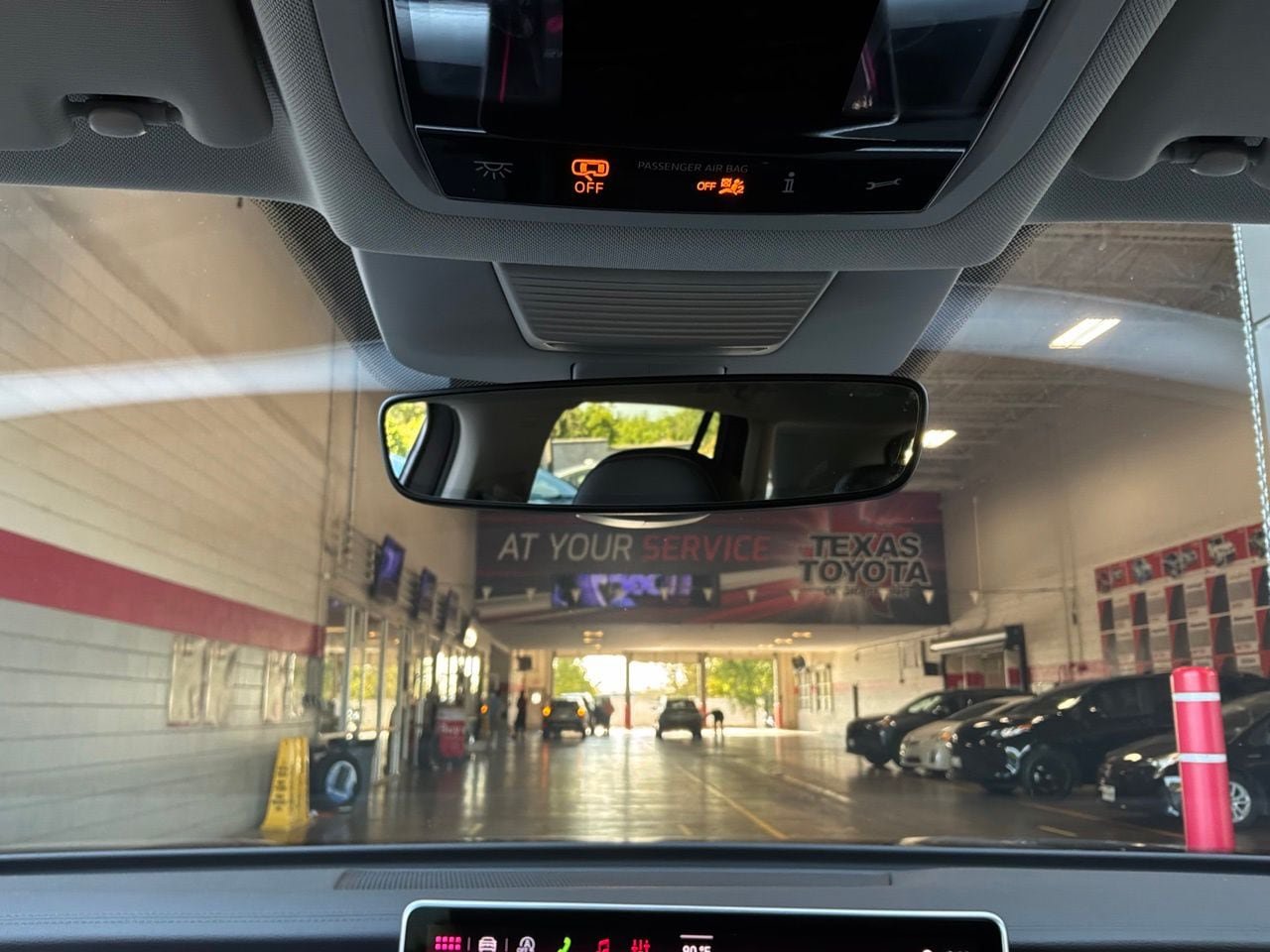 Used 2026 Volkswagen Tiguan SE FWD image 18