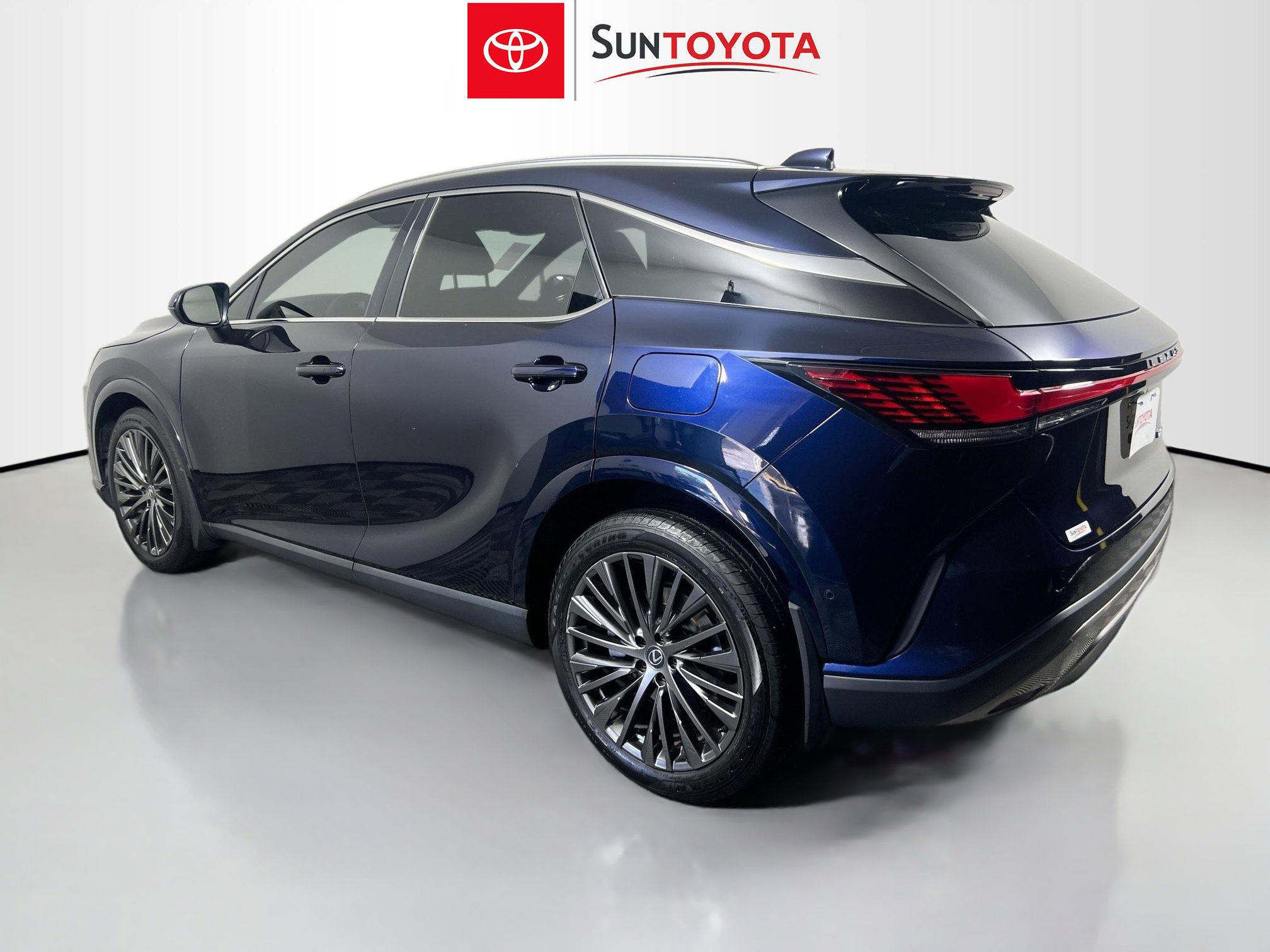 Used 2023 Lexus RX 350 FWD w/ Cold Area Package image 6