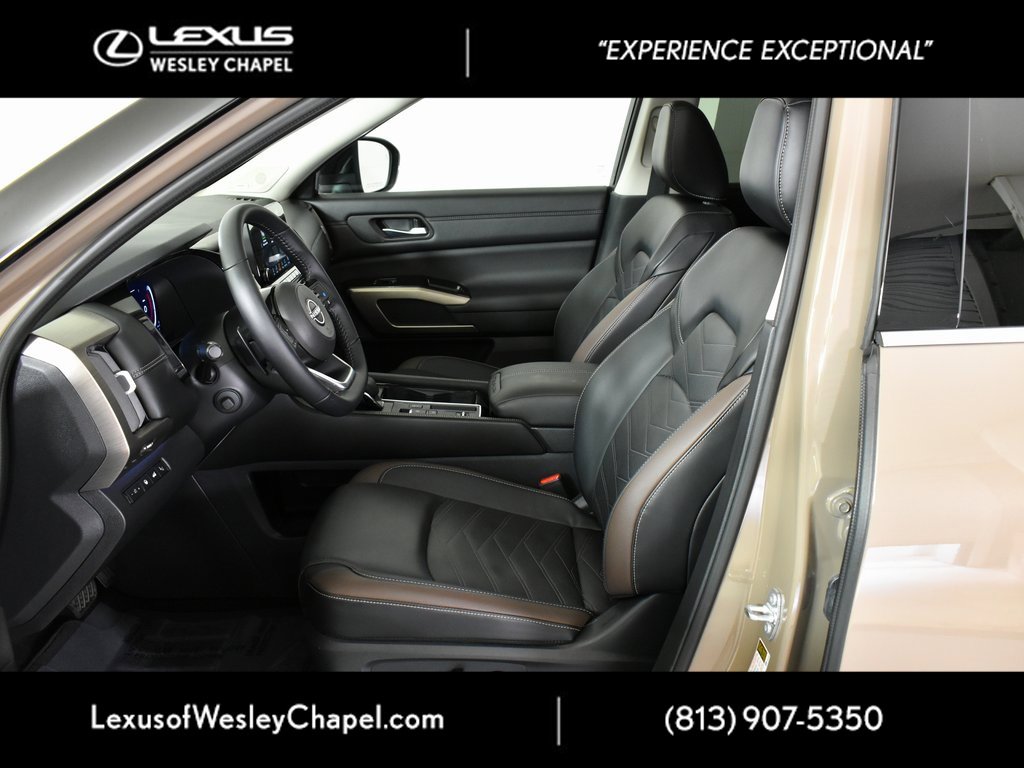 Used 2025 Nissan Pathfinder Platinum w/ Cargo Package image 20