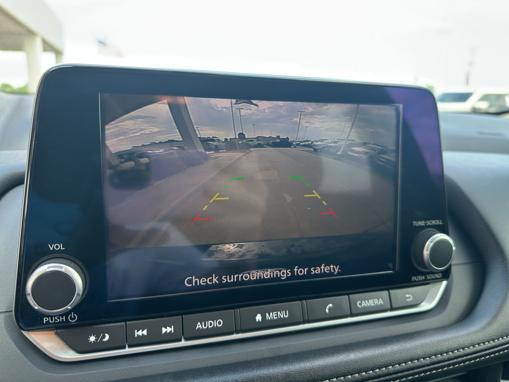 Used 2024 Nissan Rogue S AWD/4WD image 19