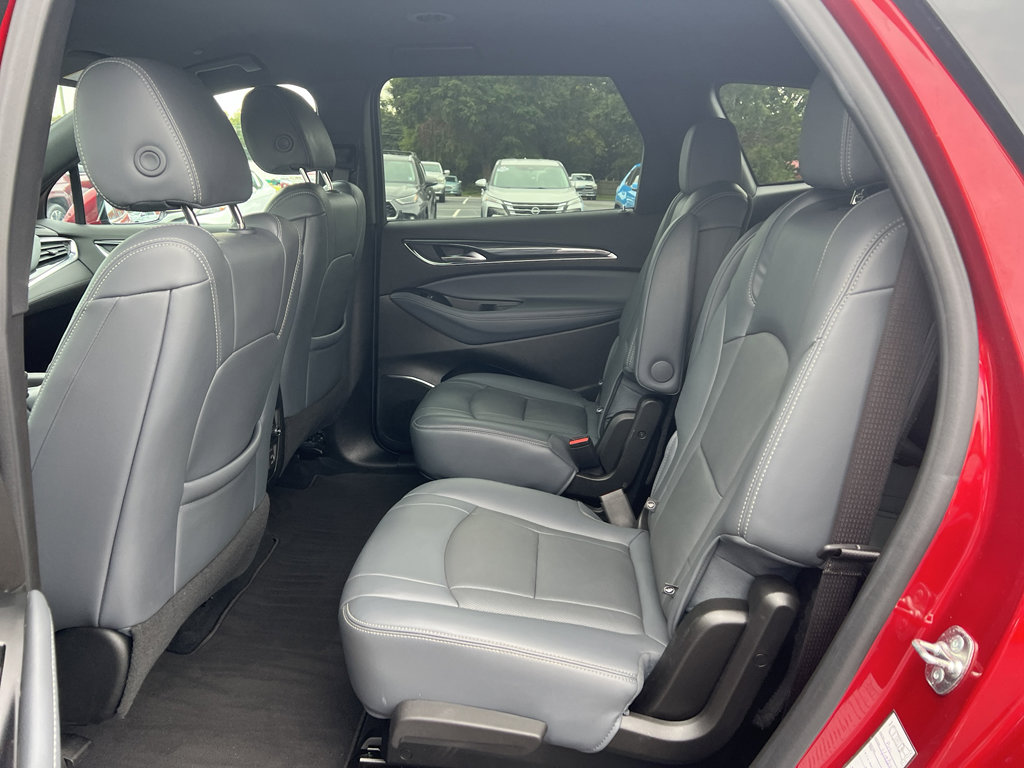 Used 2024 Buick Enclave Premium image 57