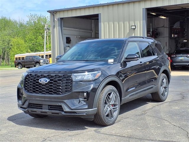 New 2025 Ford Explorer ST-Line w/ Premium Package image 3