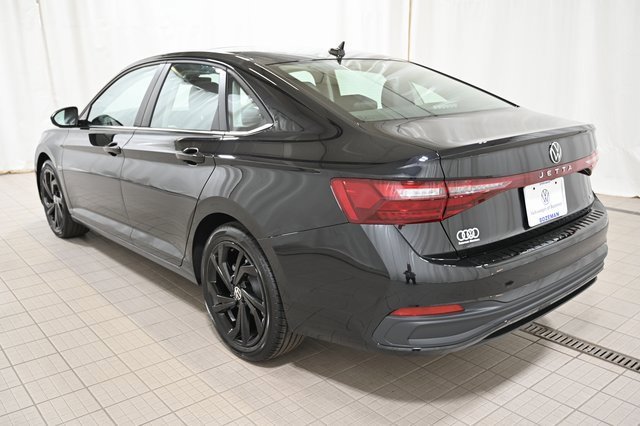 New 2025 Volkswagen Jetta SE image 10