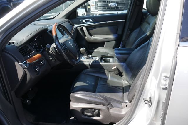 Used 2013 Lincoln MKS FWD image 2