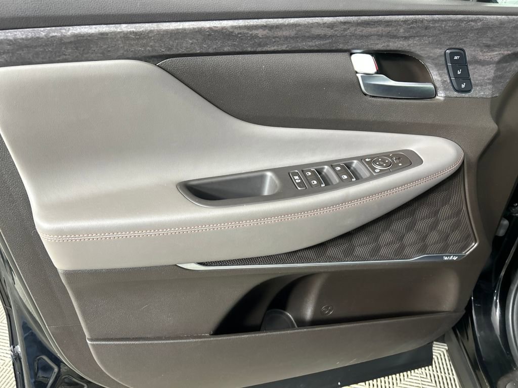 Used 2020 Hyundai Santa Fe Limited image 11