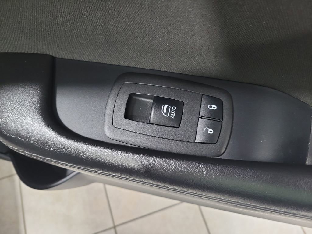 Used 2019 Dodge Challenger GT w/ Driver Convenience Group image 12