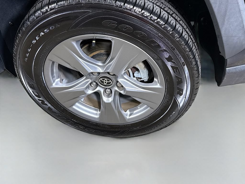 Certified 2023 Toyota RAV4 XLE w/ Convenience Package AWD/4WD image 9