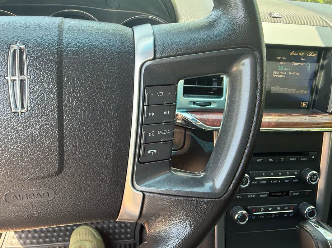 Used 2012 Lincoln MKZ FWD image 21