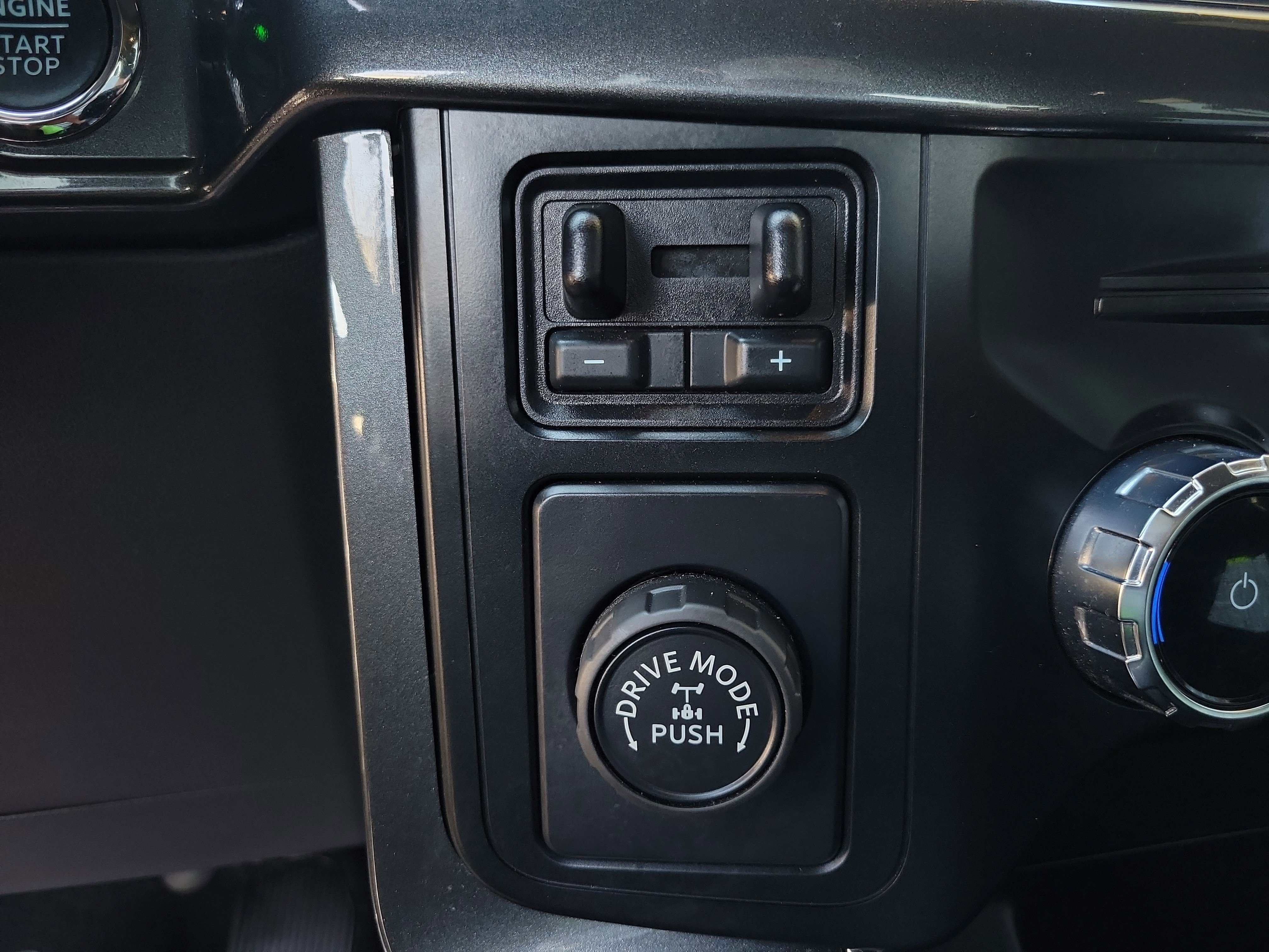 Used 2023 Ford F150 XLT w/ Equipment Group 302A High RWD image 32