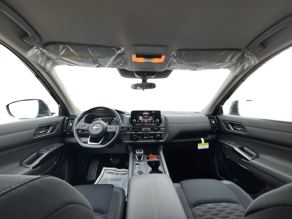 New 2025 Nissan Pathfinder S image 17