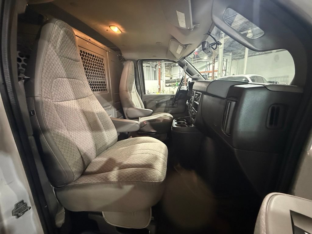 Used 2018 GMC Savana 2500 w/ Driver Convenience Package RWD image 20