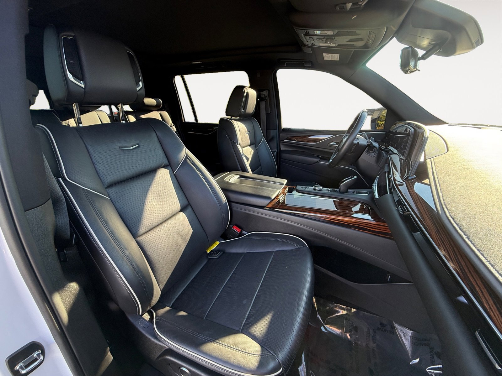 Used 2023 Cadillac Escalade ESV Premium Luxury image 19