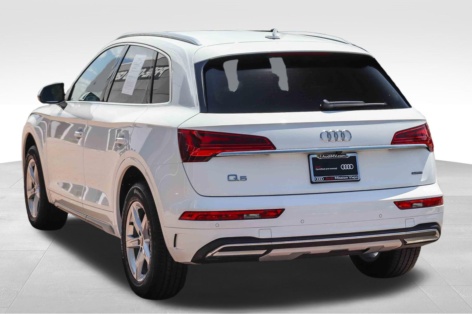 Certified 2023 Audi Q5 Premium AWD/4WD image 5