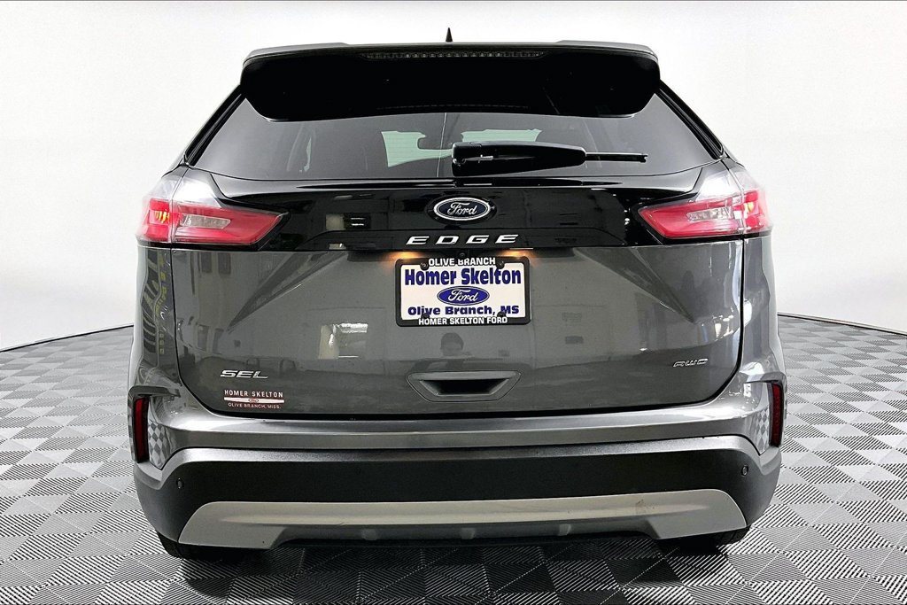 Used 2024 Ford Edge SEL w/ Convenience Package AWD/4WD image 4