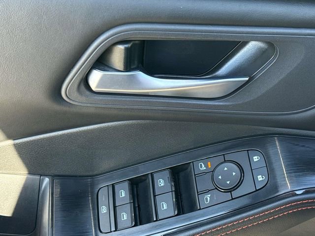 Certified 2025 Nissan Rogue SV image 26