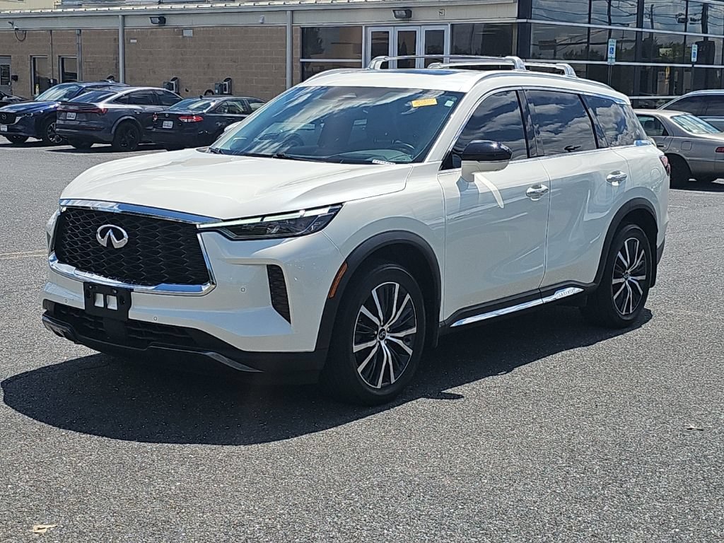 Used 2023 INFINITI QX60 Sensory w/ Vision Package AWD/4WD image 16