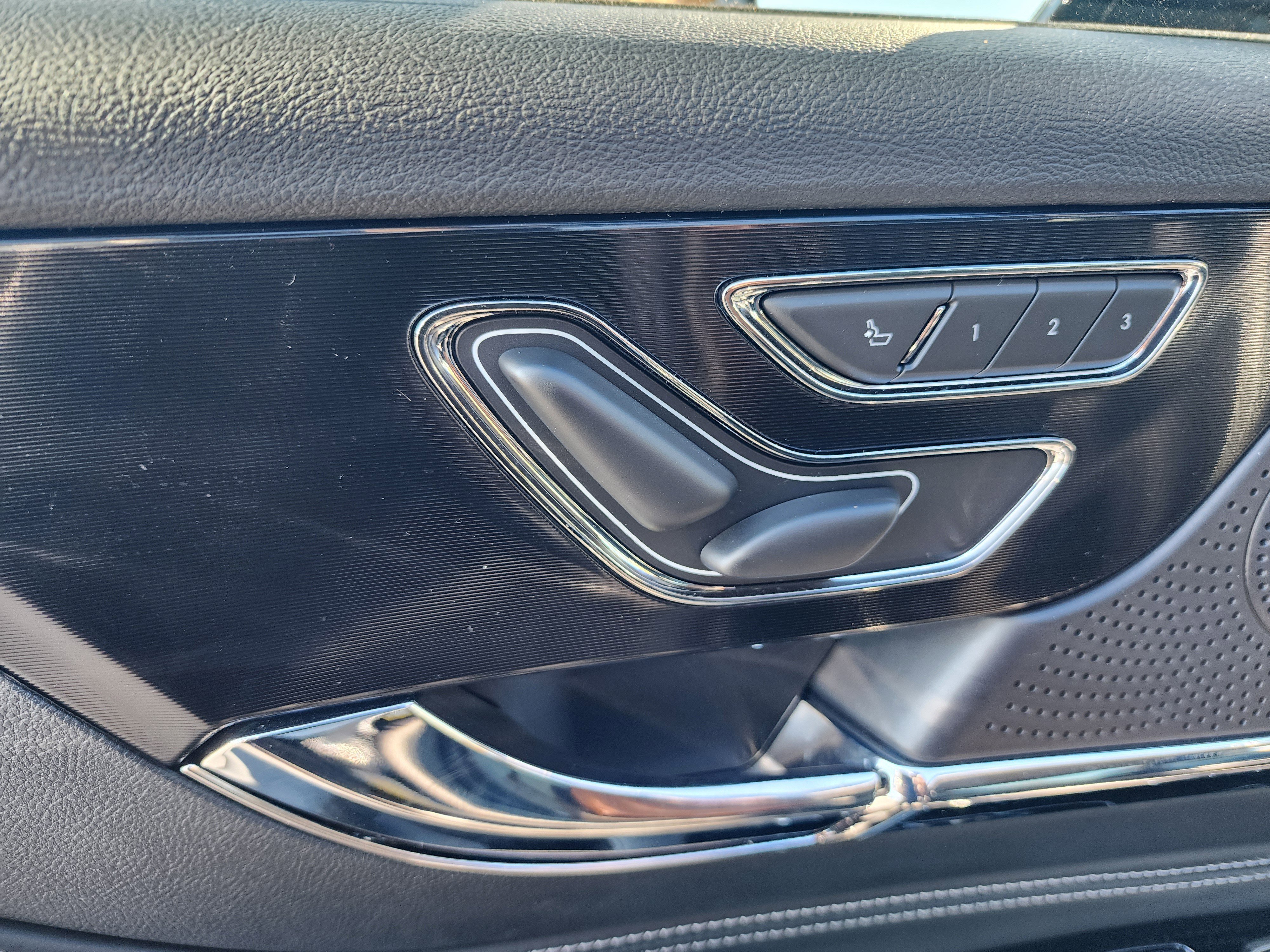 Used 2025 Lincoln Corsair FWD image 24