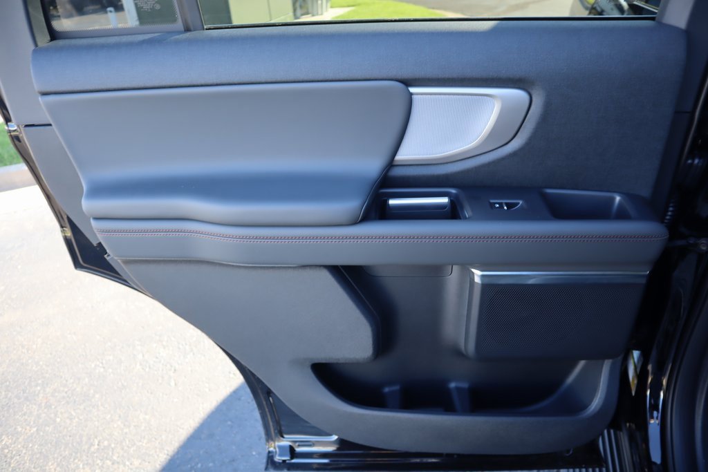 New 2025 Ford Expedition Active image 18