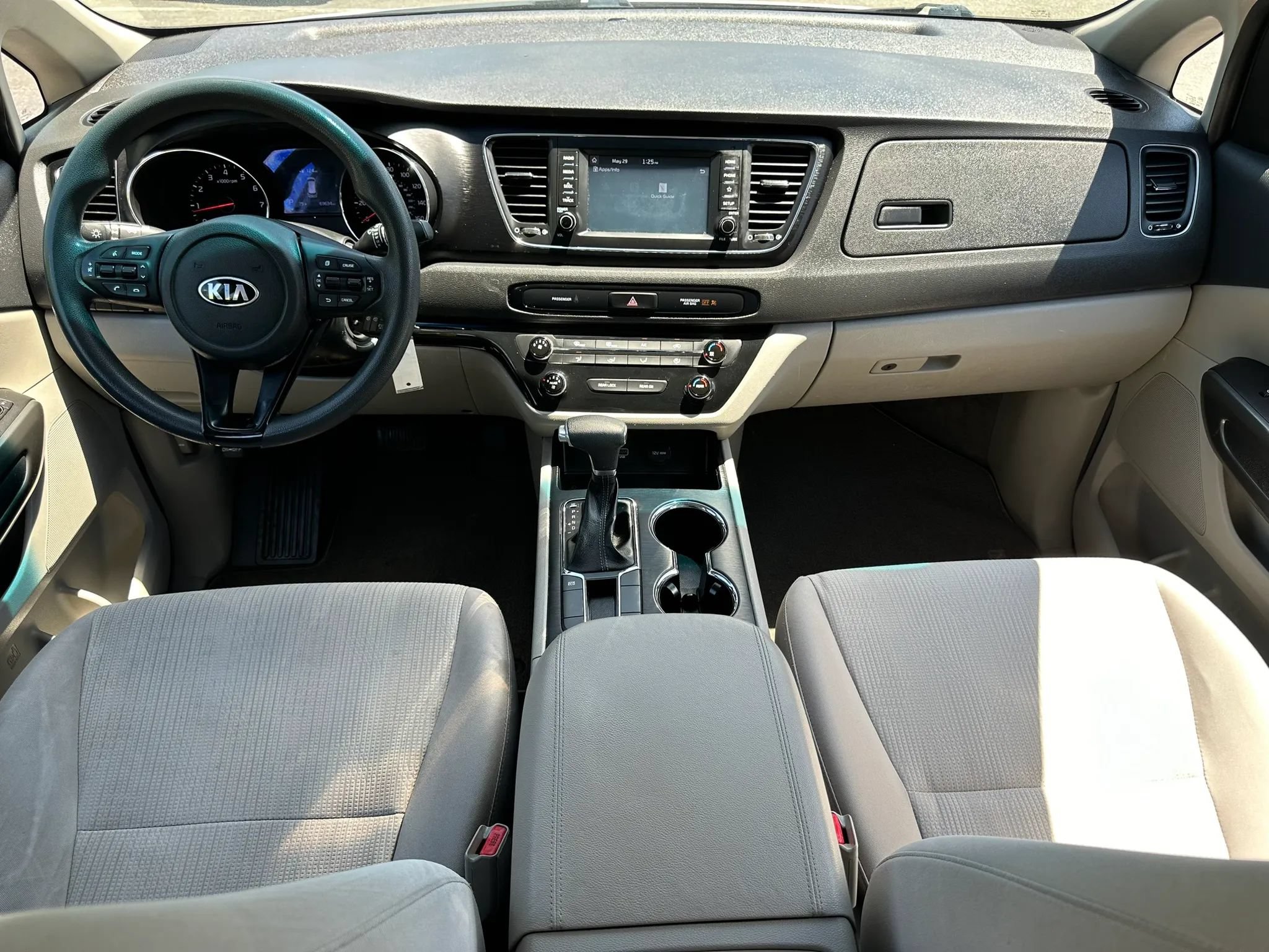 Used 2019 Kia Sedona LX FWD image 11