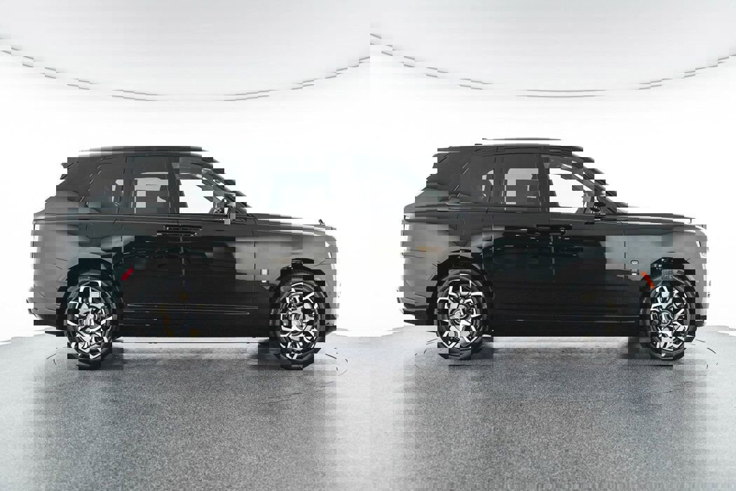 New 2025 Rolls-Royce Cullinan Black Badge image 19