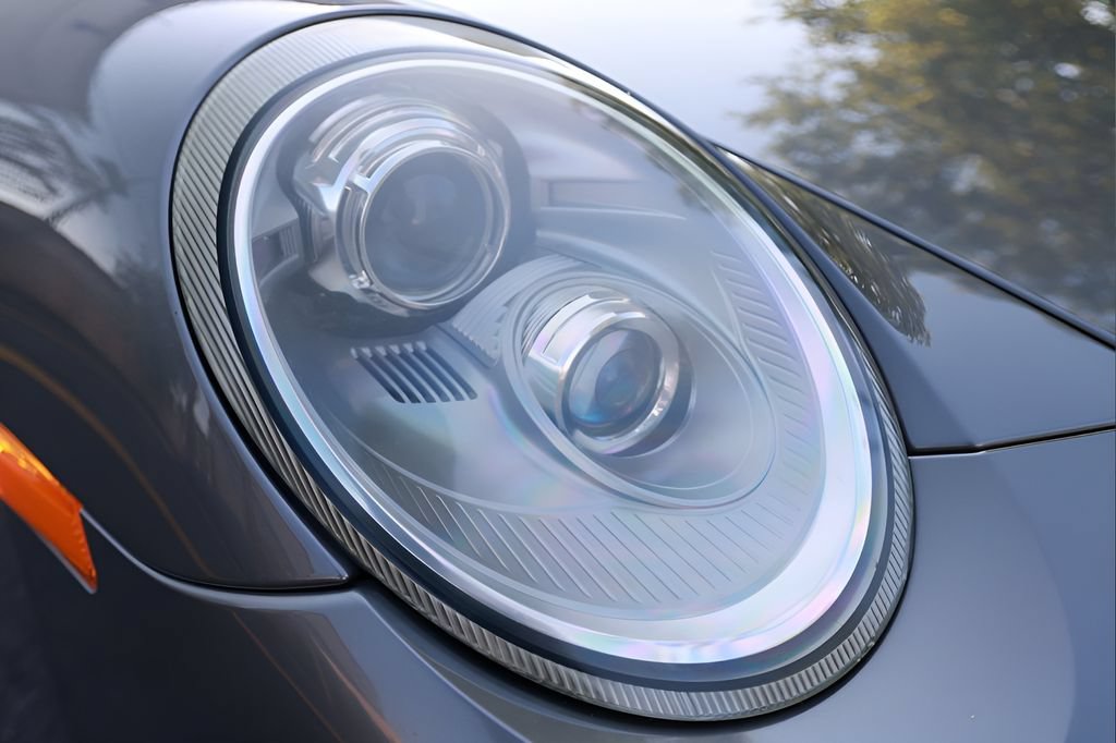 Used 2010 Porsche 911 Turbo AWD/4WD image 40