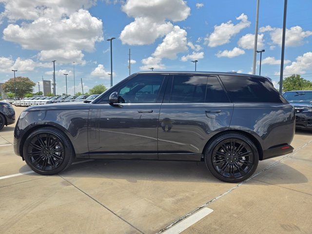 Used 2026 Land Rover Range Rover SE AWD/4WD image 9