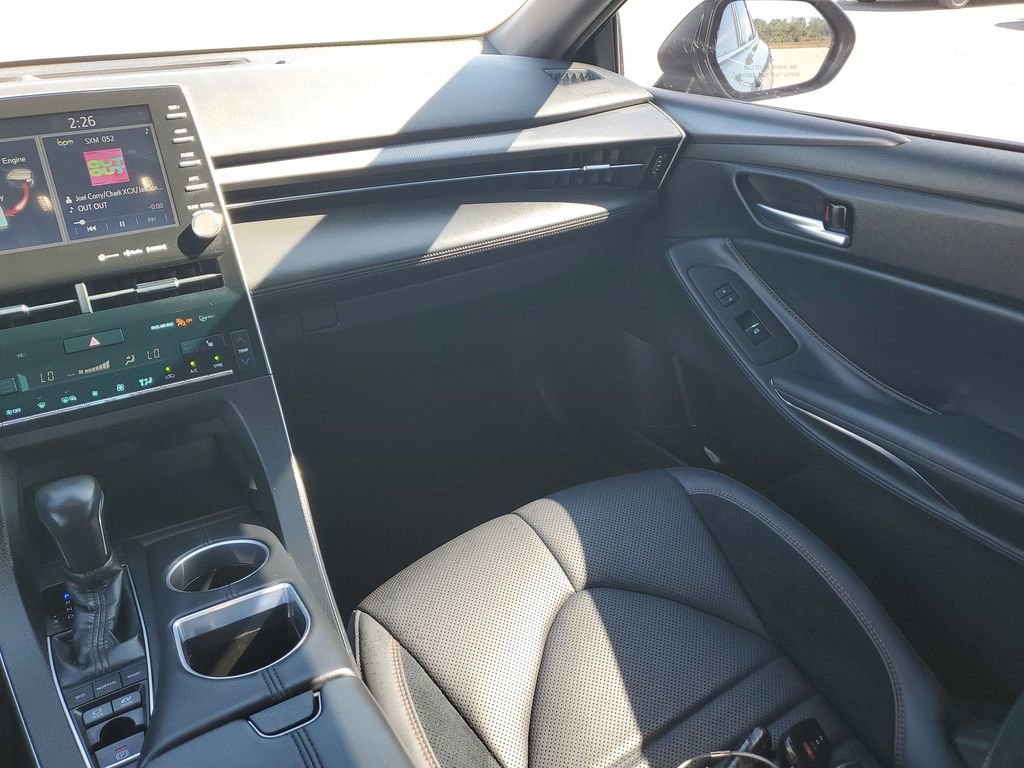 Used 2020 Toyota Avalon XSE image 11