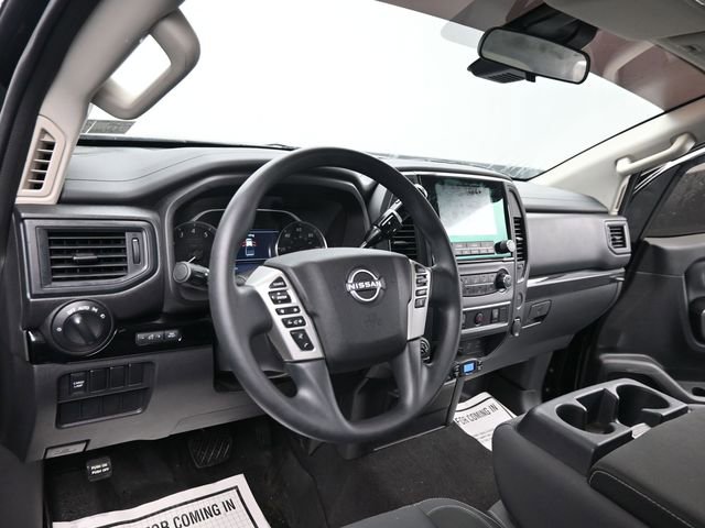 Used 2024 Nissan Titan SV image 12