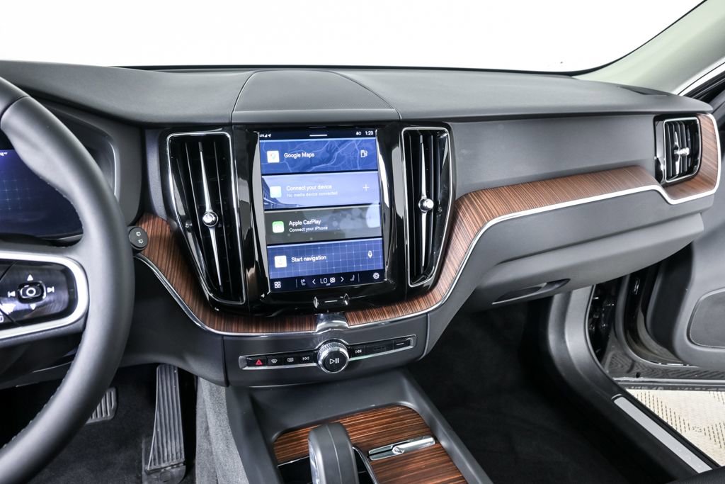 Certified 2023 Volvo XC60 B5 Plus w/ Climate Package image 14