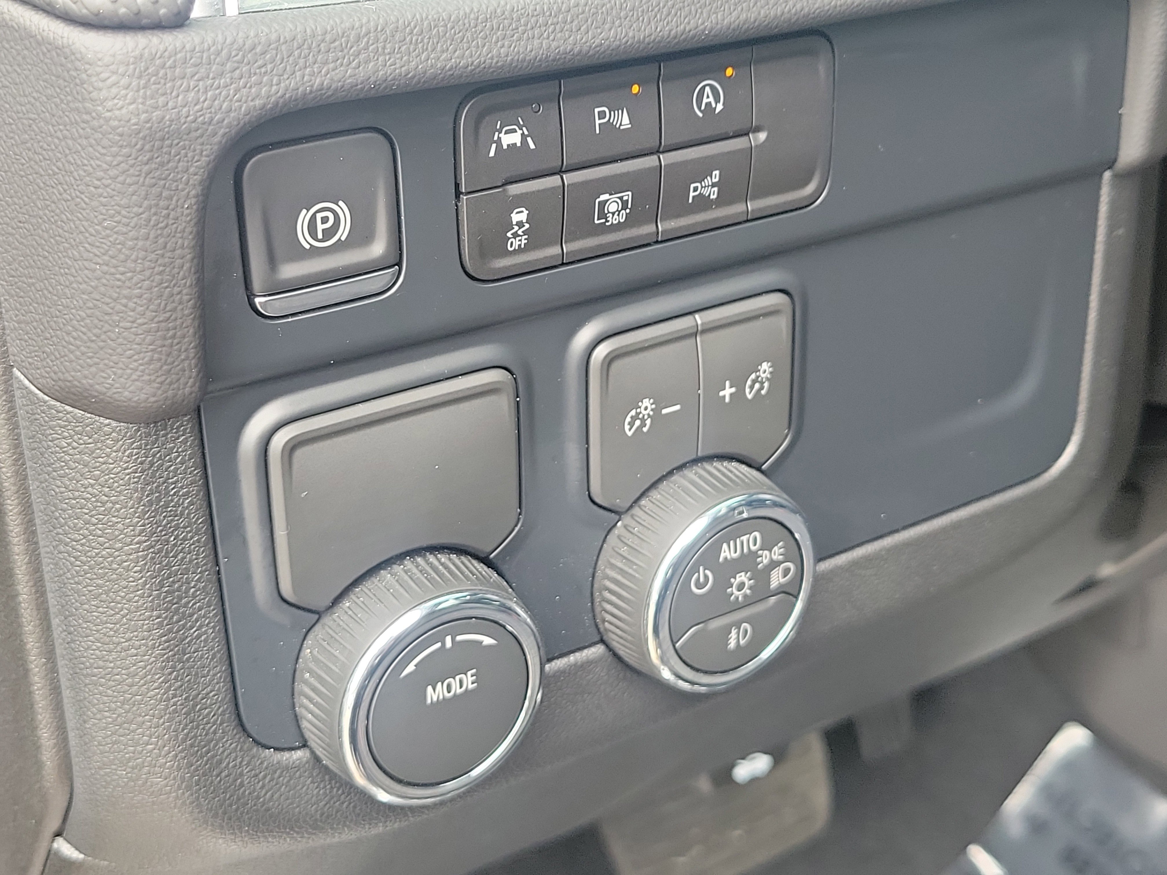 Used 2025 Chevrolet Tahoe RST w/ Comfort Package RWD image 23