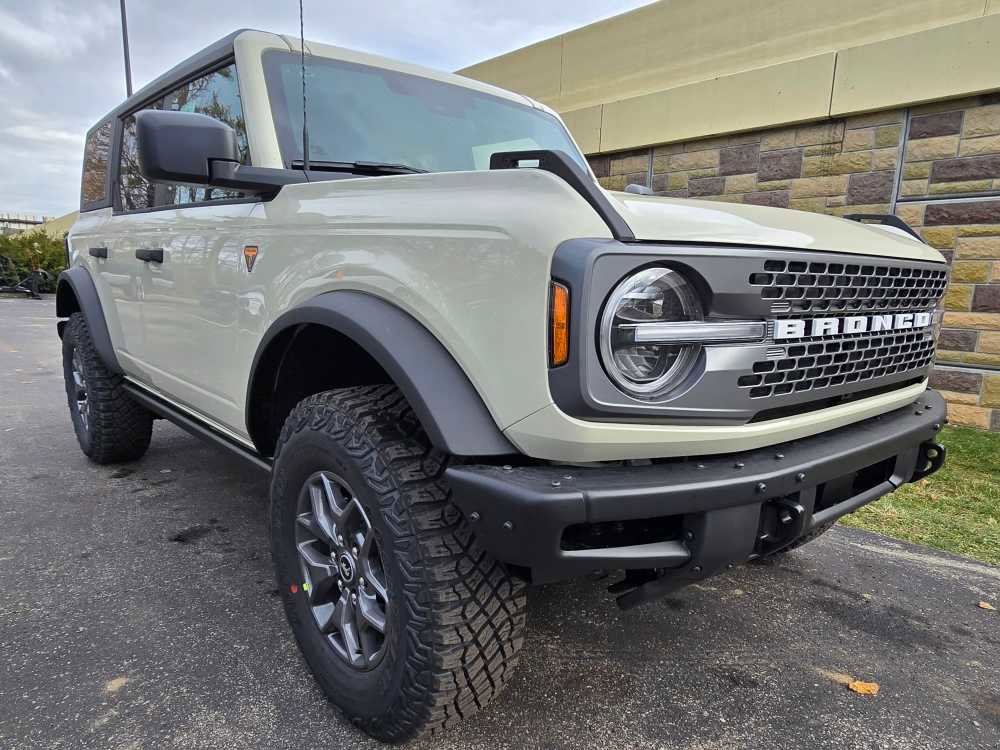 New 2025 Ford Bronco Badlands image 30